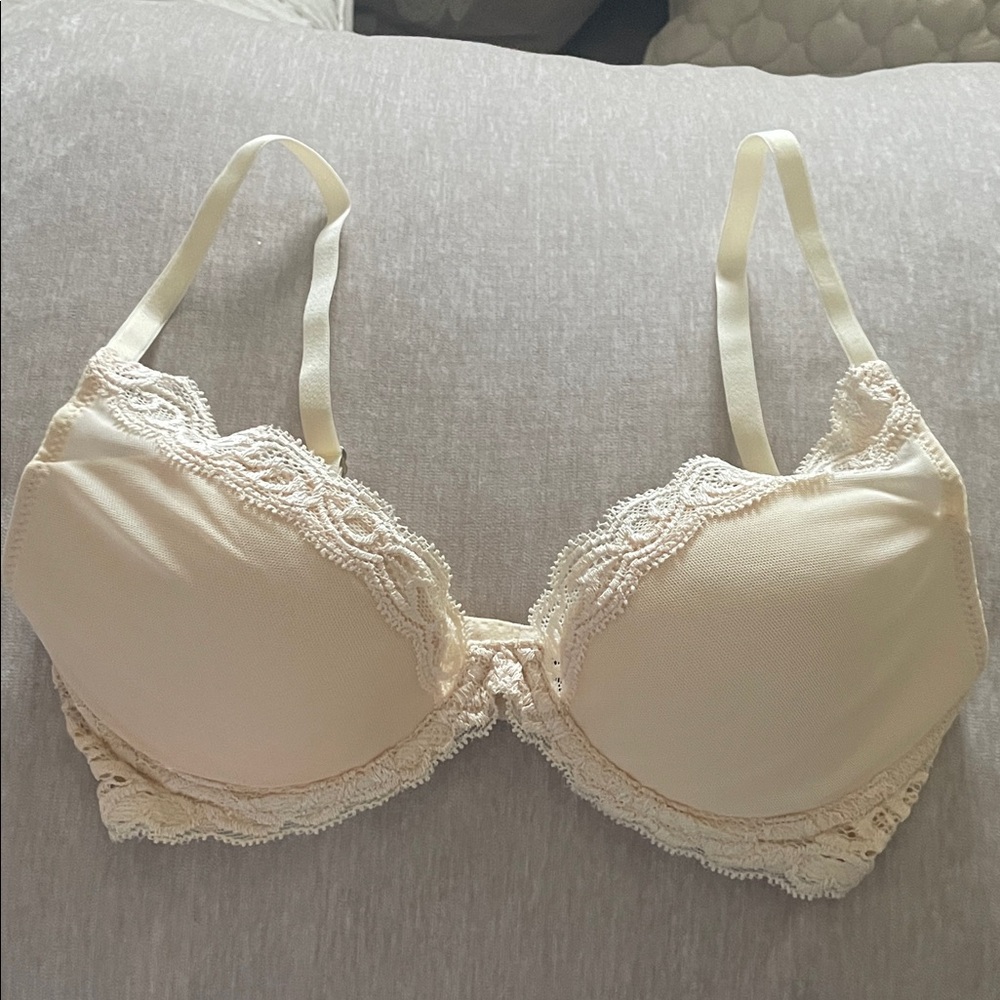 Natori Cream Lace Bra
